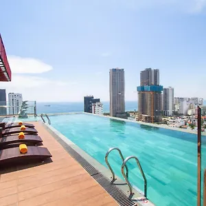 Hotel Cordial Grand - Infinity Rooftop Pool, Da Nang
